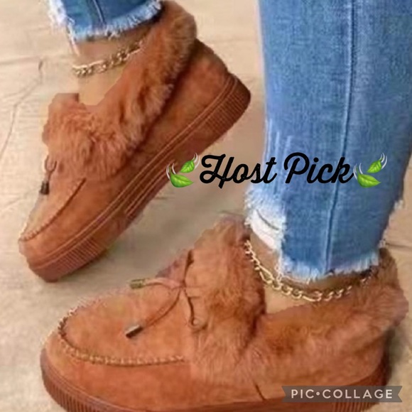 ✨Host Pick✨♦️Faux Fur Slippers - Picture 1 of 2